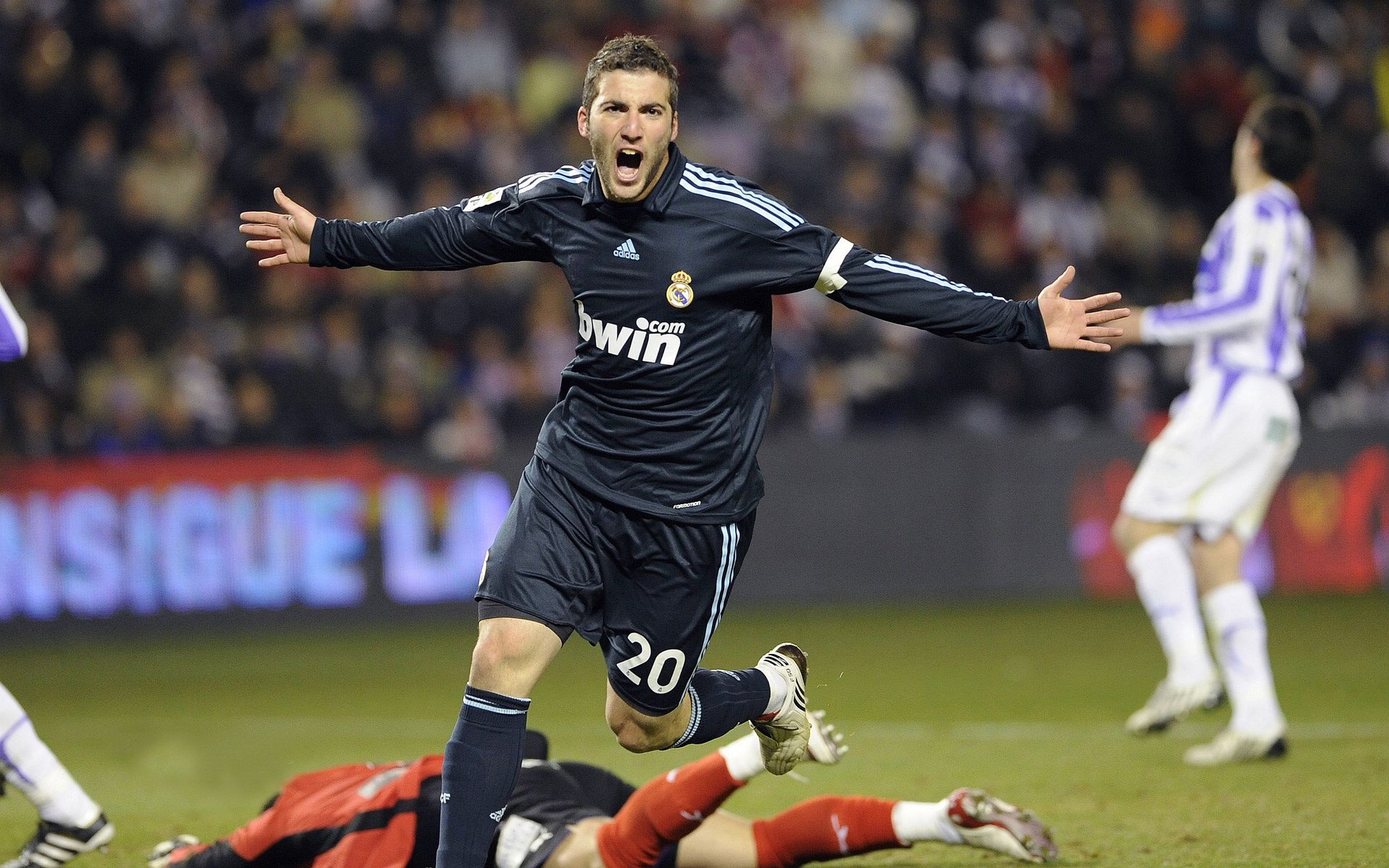 约基奇生涯之夜！掘金轻取雷霆，三双王再创历史