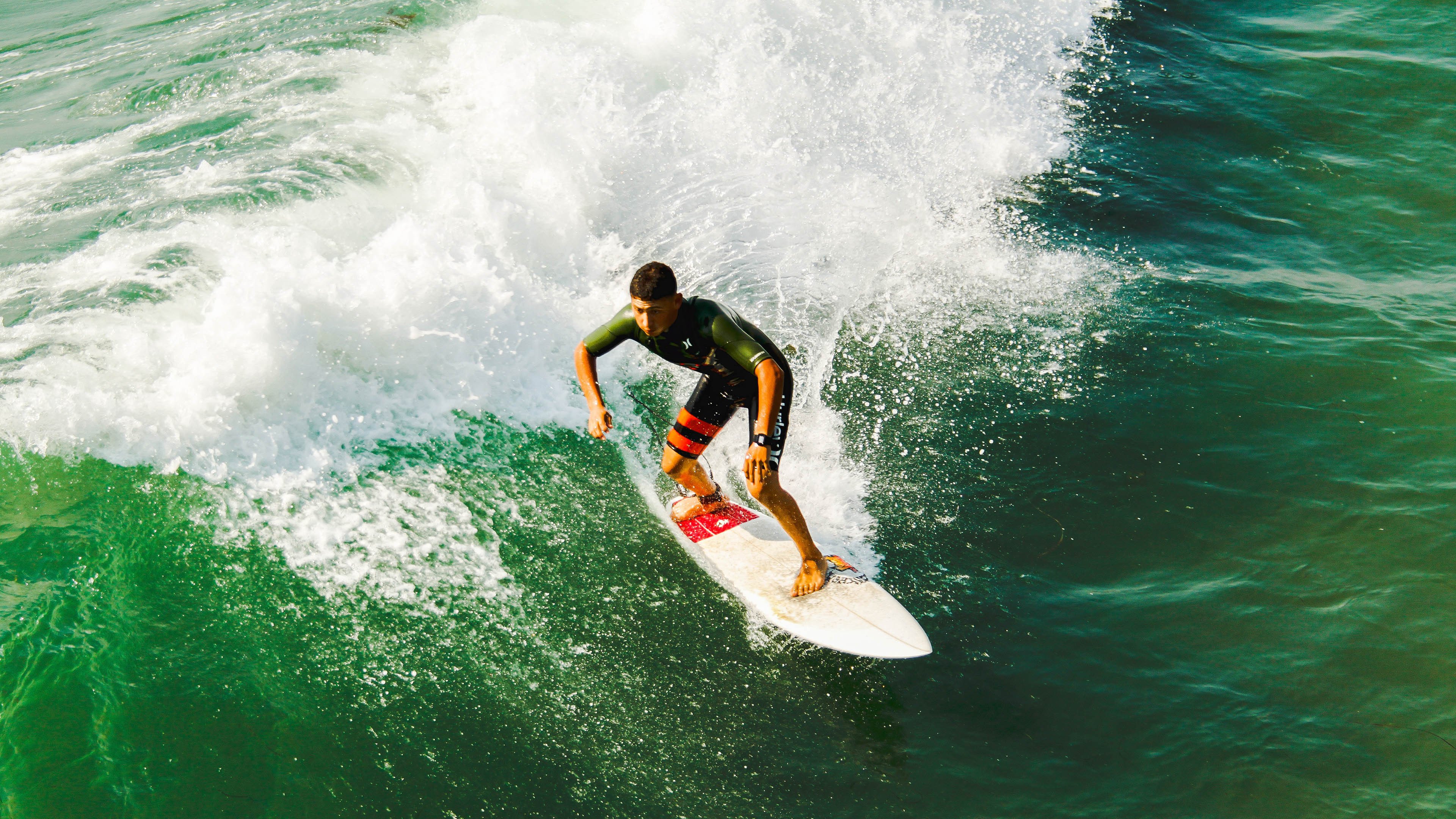 绝境逆袭!英格拉姆压力下狂飙爆发,魔术险胜公牛引爆全场