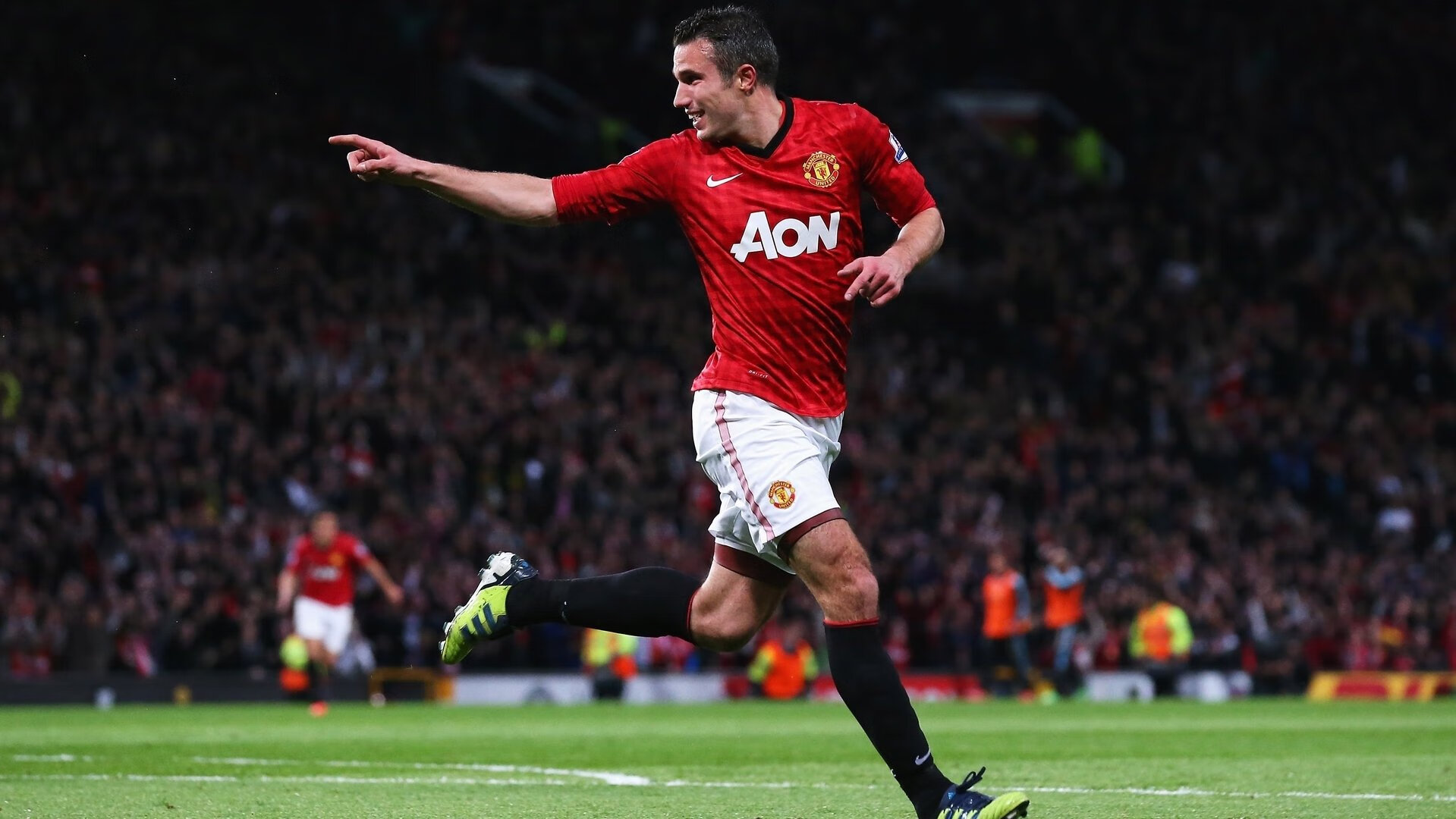 开云下载-历史与现实的碰撞，库里如何用一场比赛定义传奇之夜